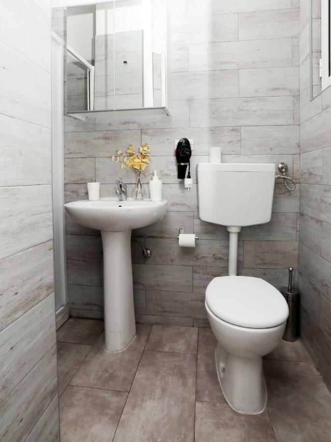 Interno1 Bari Policlinico Hotel Ngoại thất bức ảnh